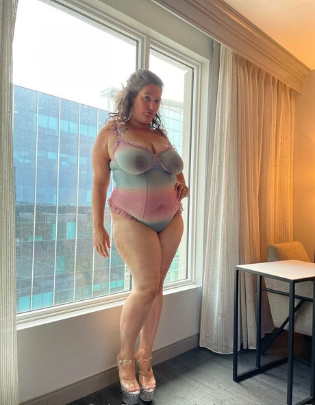 princessharlot7 高品質のポルノスター 写真