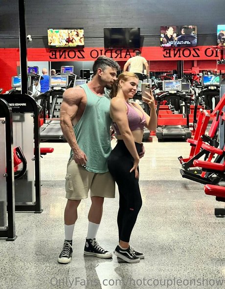 ディープスロート POV オンリーファンズ 無料セクシー 写真