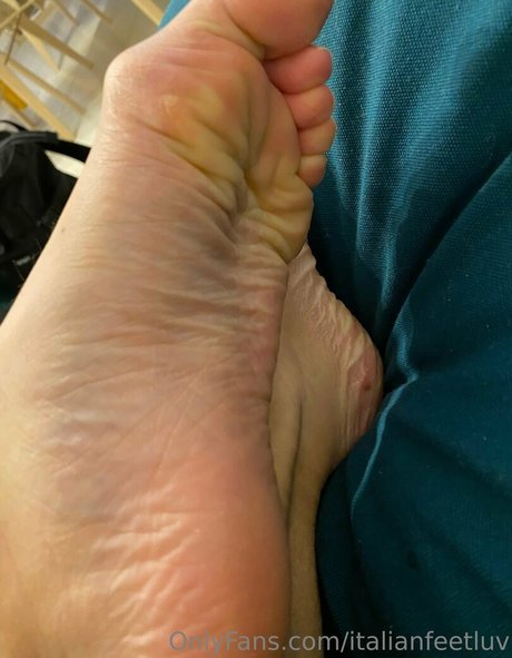 italianfeetluv エロティックなスター 画像