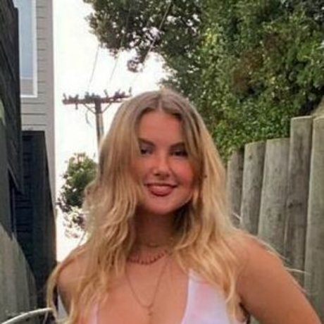 chlobailley ヌードモデル 写真