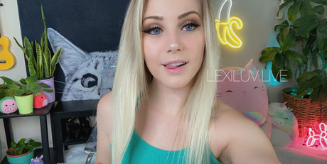 luvlexi 美しいモデル 写真