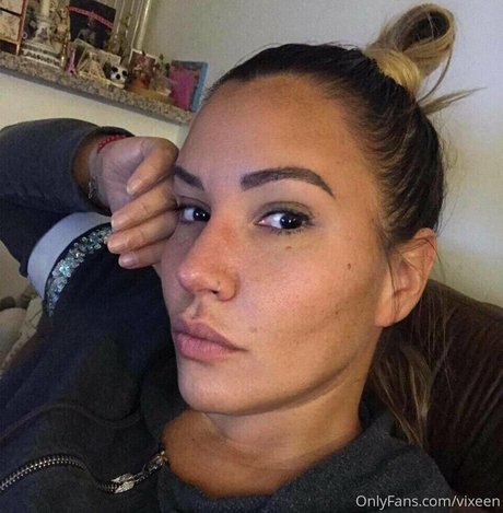 vixeen 独占ポルノスター 写真