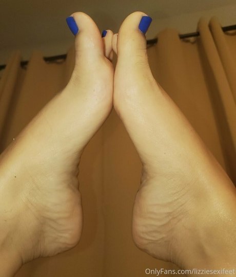 lizziesexifeet モデル 写真
