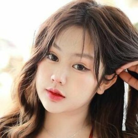 Moddum 裸の女優 画像