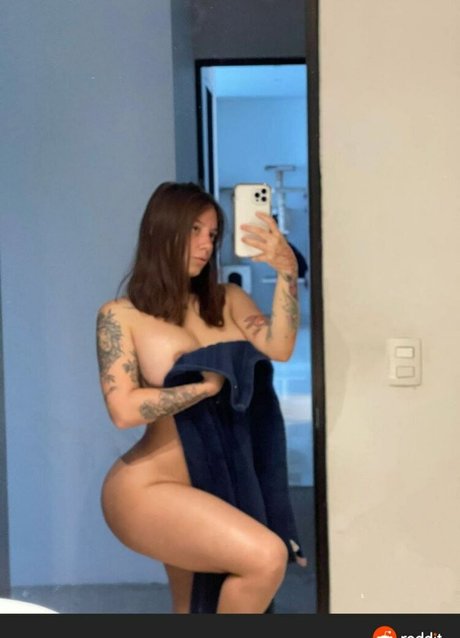 背の高い熟女オンリーファンズ 美しい 画像