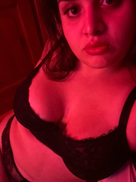 巨乳ディープスロートオンリーファンズ 美しいヌード 写真