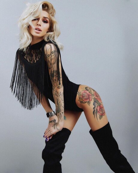 Irena Bendida ポルノスター トップ 画像