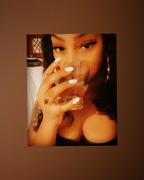 黒檀のお尻オンリーファンズ ホット 画像