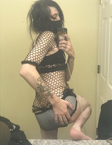 ディック評価オンリーファンズ セクシーヌード 写真