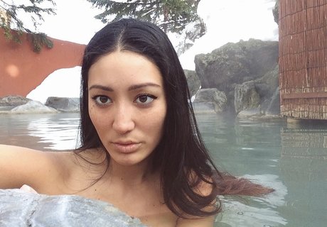 ヨガパンツ オンリーファンズ アート裸 写真