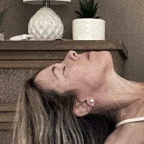 ヌード動画 オンリーファンズ 美しい 画像
