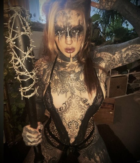 SophieWilde ポルノモデル ギャラリー