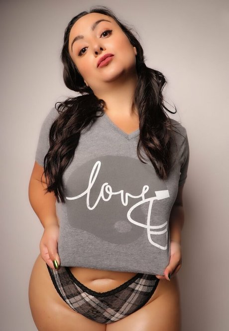 巨乳ディープスロートオンリーファンズ アート裸 ギャラリー