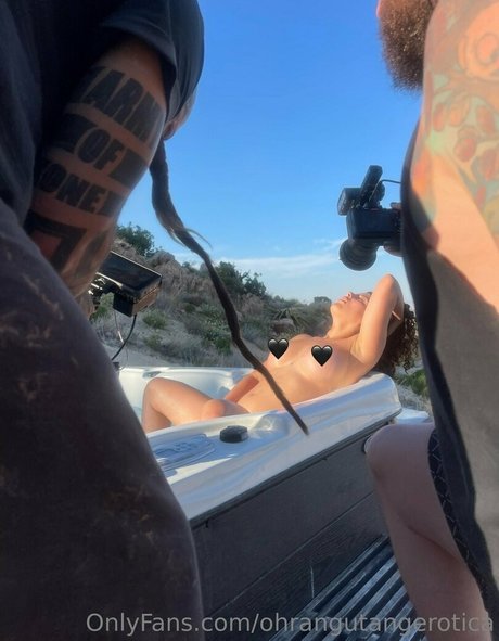 ohrangutangerotica セックスモデル 写真