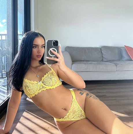 yourfavcubana 美しいモデル 画像