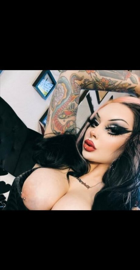 spookyxpeach 裸のモデル 写真