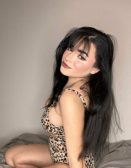 美しいラテン系オンリーファンズ 美しい裸 画像