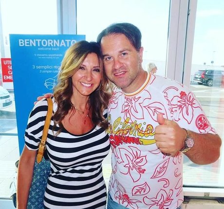 垂れ乳オンリーファンズ 裸 画像