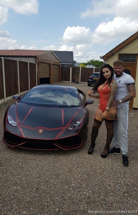 スキニーオンリーファンズ ヌード 画像