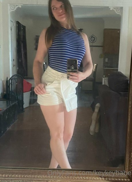 巨乳クーガーオンリーファンズ 美しいxxx 画像