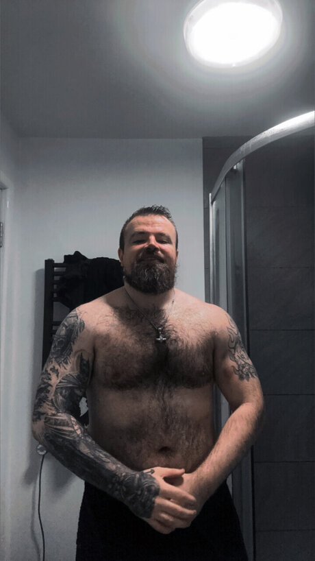 Tattooed hunk 完璧なモデル ギャラリー