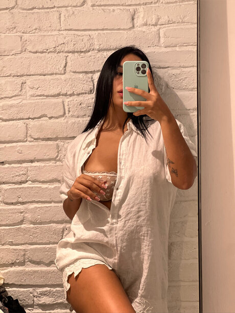 ninasuarz ポルノスター 写真