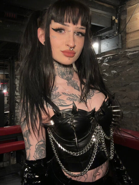 NO PTVS TATTED GOTH MOMMY アダルトモデル 画像