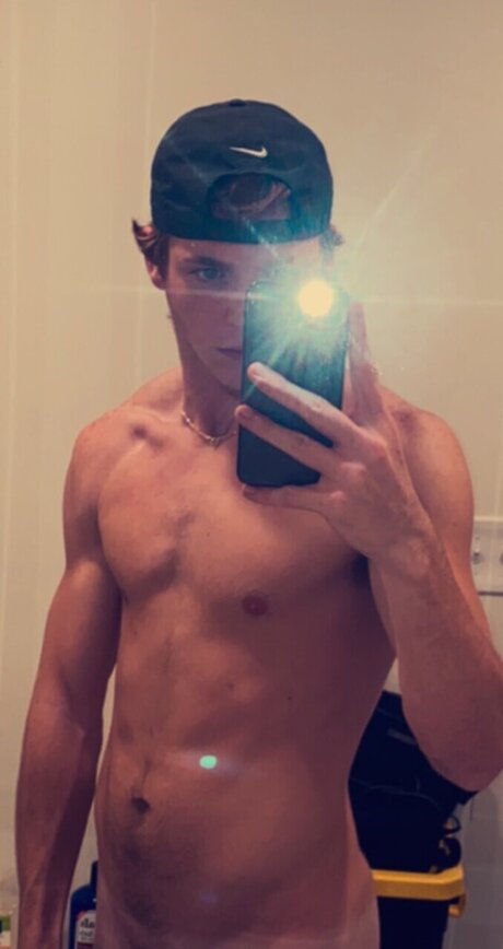 巨乳コスプレオンリーファンズ セクシー裸 写真