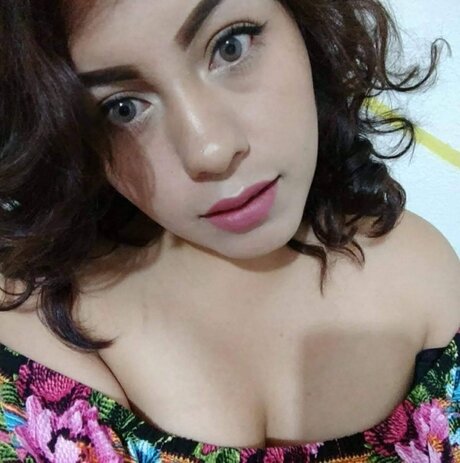 Yoselin Rousse HD女優 写真