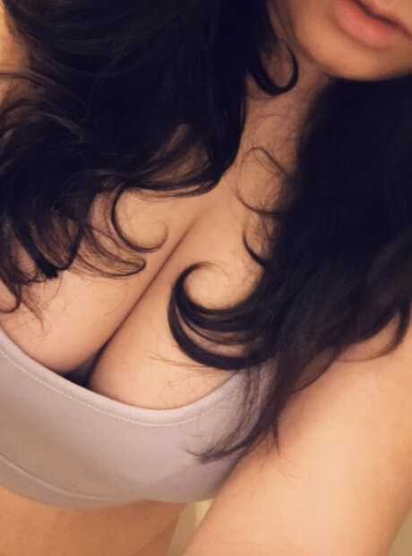 18ヌードオンリーファンズ 無料セックス 写真