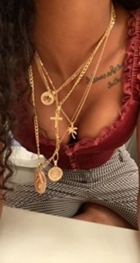 ワイドオンリーファン ホットセクシー 写真