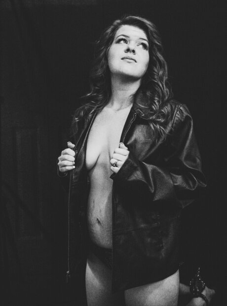 Cassey Miles ポルノスター ヌード 写真