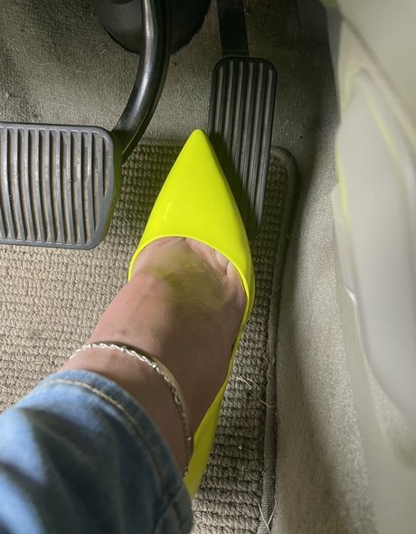 mimifootnip エロティックモデル 写真