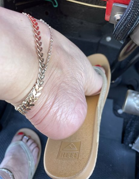 mimifootnip ポルノモデル 写真