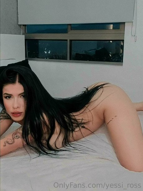 セクシーなアジア人オンリーファンズ セクシーヌード 写真