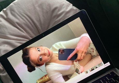 ヌーディストオンリーファンズ 裸 画像