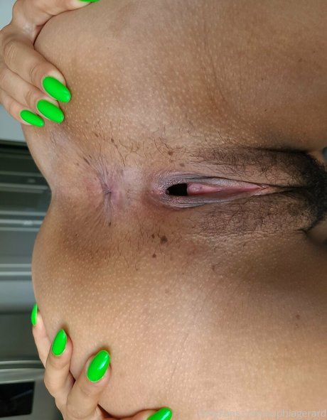 いたずらなオンリーファンズ 無料xxx 写真