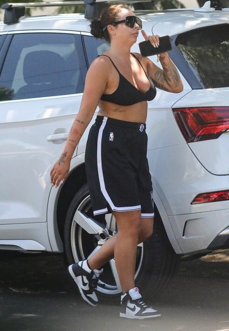 Jesy Nelson 高品質モデル 画像