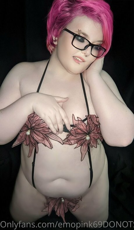emopink69 完璧な女優 写真