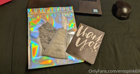 emopink69 スター ヌード 画像