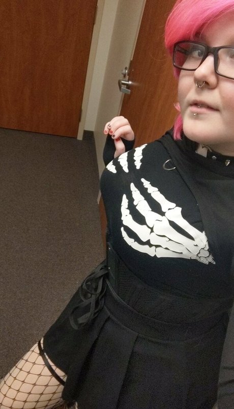 emopink69 素敵なモデル 写真