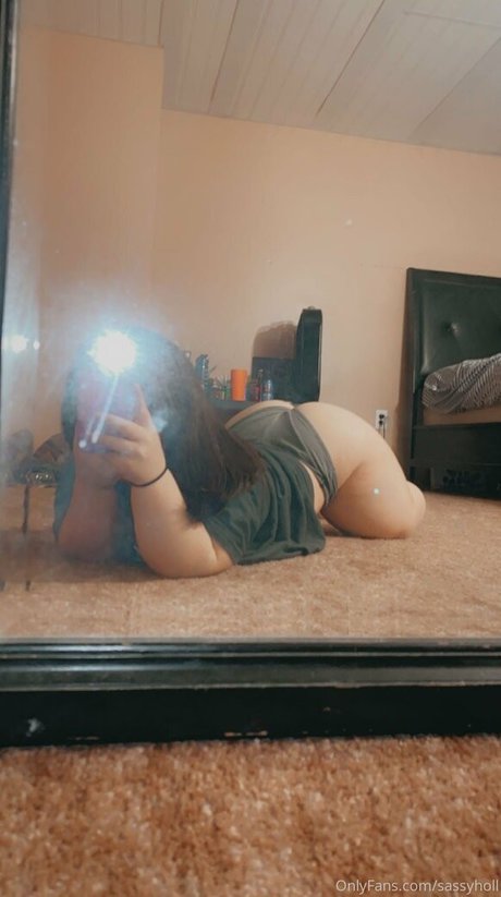 sassyholly エロティックなモデル 写真