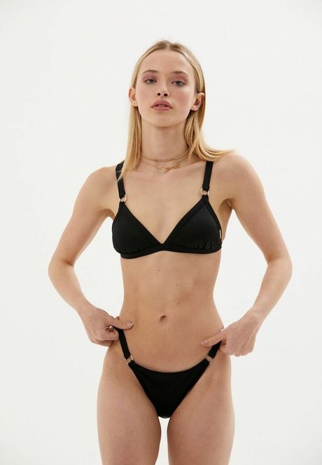Lola Losada top profile image