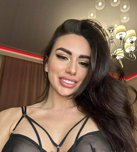 巨乳ゴスオンリーファンズ 美しい 写真