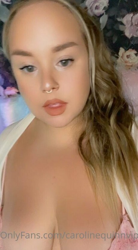 carolinequinnvip ポルノモデル 写真