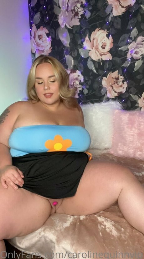 carolinequinnvip ポルノ女優 写真
