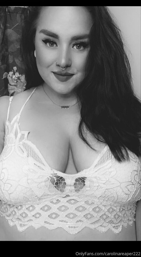 carolinequinnvip ポルノスター ヌード 画像