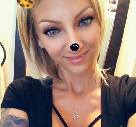 巨乳クーガーオンリーファンズ 美しいxxx 画像