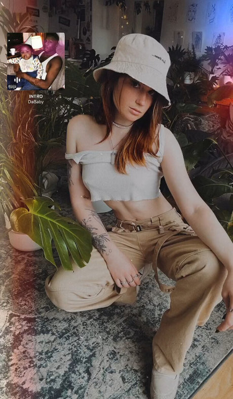 Leonie Busse ホットなモデル 写真