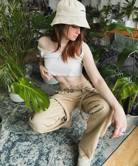 Leonie Busse 高品質モデル 写真